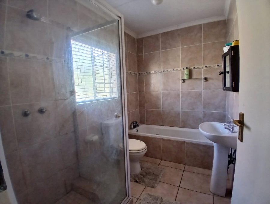 3 Bedroom Property for Sale in Safari Gardens North West